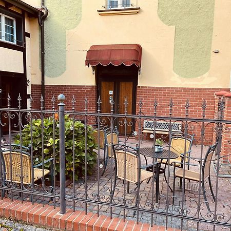 Apartment Gruener Fuerst Mit Sitzecke Im Innenhof & Naehe Park & Erdgeschoss Bad Muskau Esterno foto
