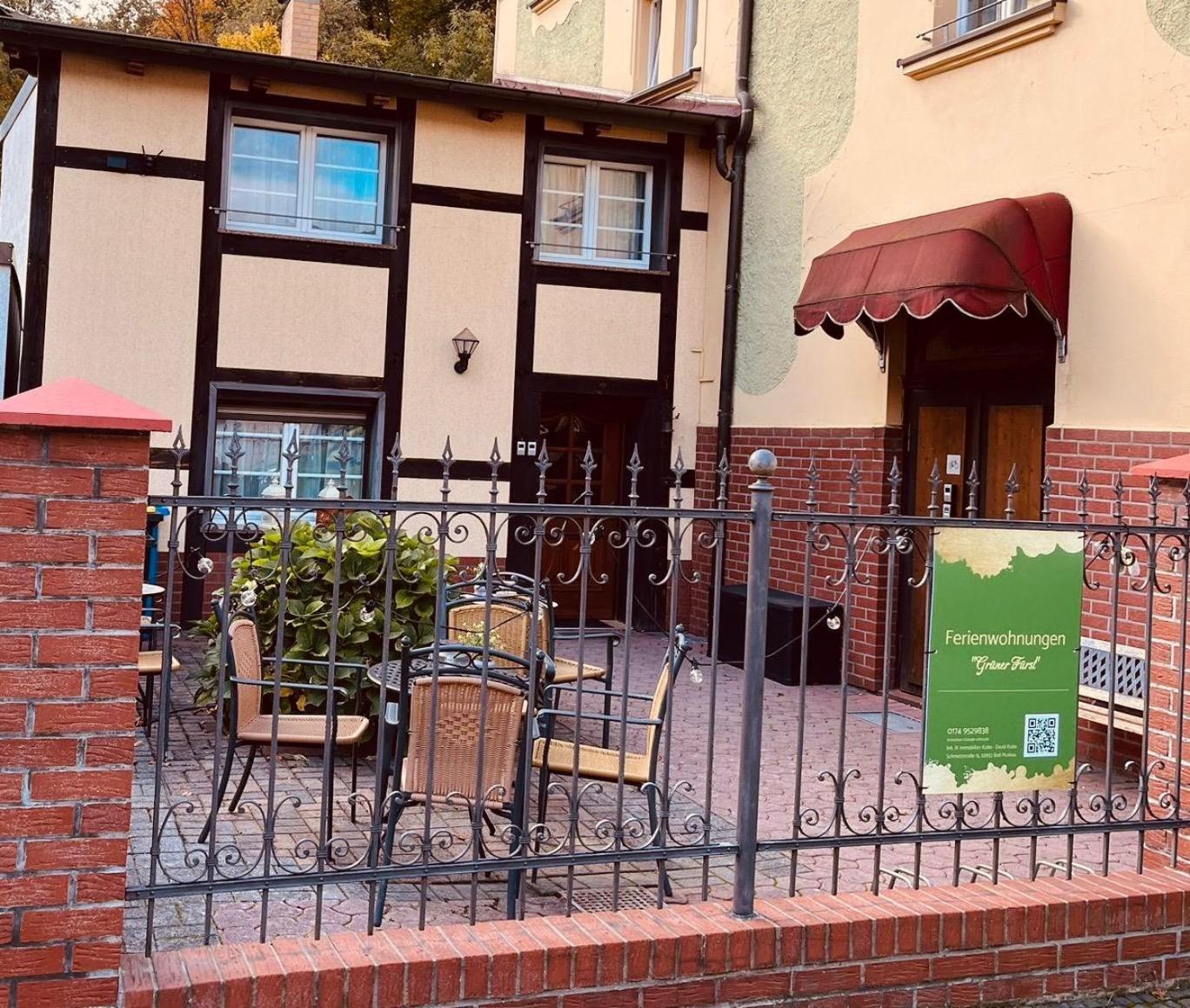 Apartment Gruener Fuerst Mit Sitzecke Im Innenhof & Naehe Park & Erdgeschoss Bad Muskau Esterno foto